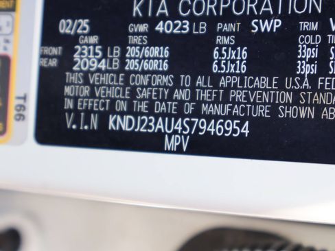 Used 2025 Kia Soul LX w/ LX Technology Package FWD image 40