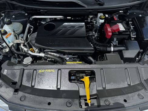 Used 2024 Nissan Rogue SV FWD image 30