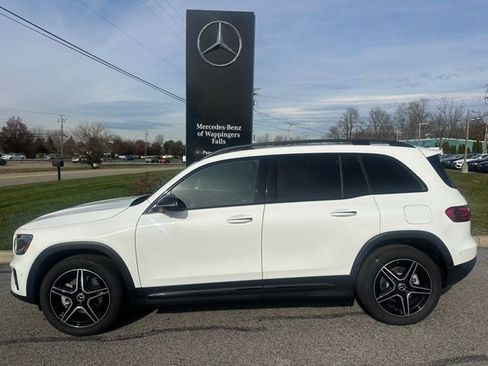 Used 2026 Mercedes-Benz GLB 250 4MATIC image 2