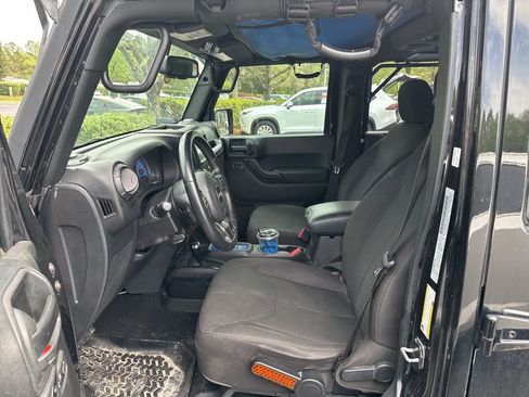 Used 2018 Jeep Wrangler Unlimited Sport S image 5