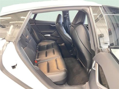 Used 2020 Tesla Model S Long Range Plus image 9