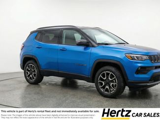 Used 2025 Jeep Compass Trailhawk AWD/4WD video 1