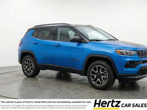 Used 2025 Jeep Compass Trailhawk AWD/4WD image 1