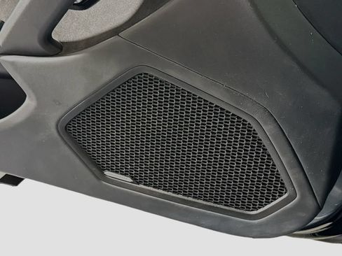 Used 2021 Lamborghini Huracan EVO RWD image 22