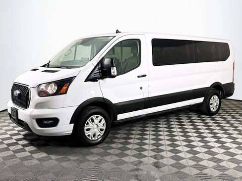 Used 2023 Ford Transit 350 XLT image 4
