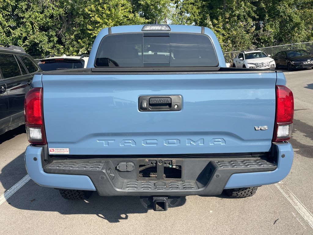 Used 2019 Toyota Tacoma TRD Sport w/ Technology Package AWD/4WD image 4