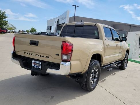 Used 2020 Toyota Tacoma SR5 RWD image 3