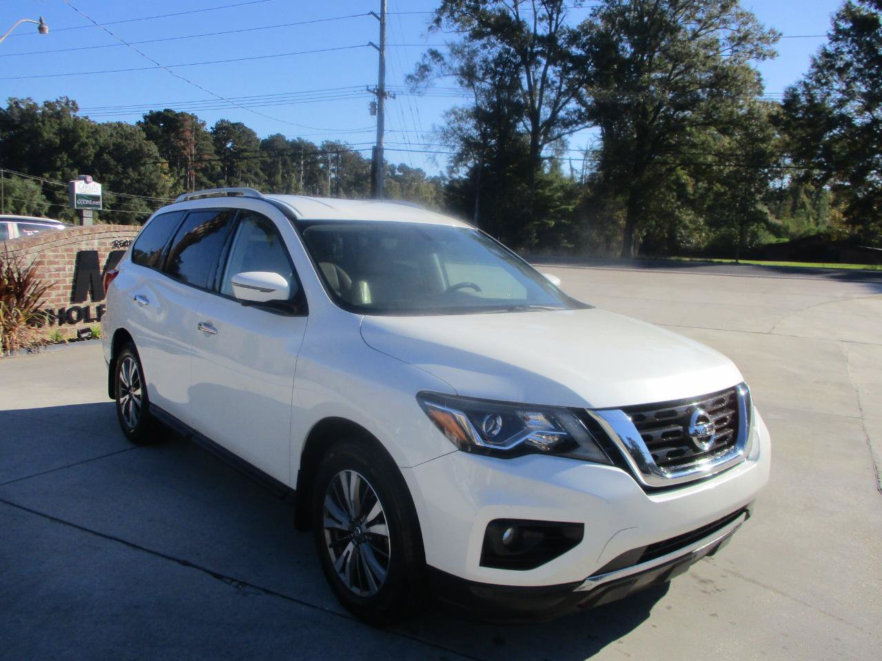 Used 2019 Nissan Pathfinder SL FWD image 23