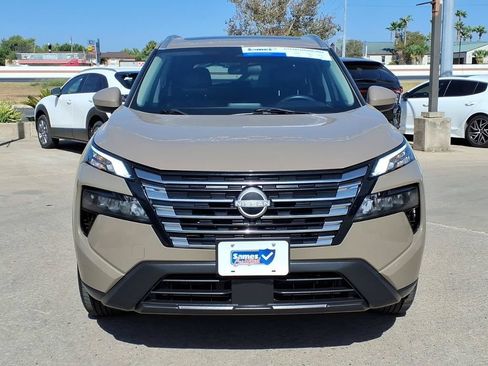 Used 2024 Nissan Rogue SV w/ SV Premium Package FWD image 3