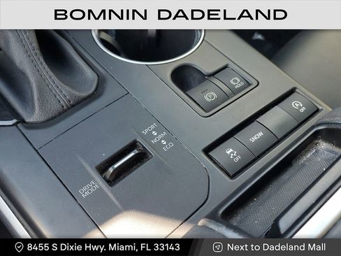 Used 2021 Toyota Highlander XLE image 11