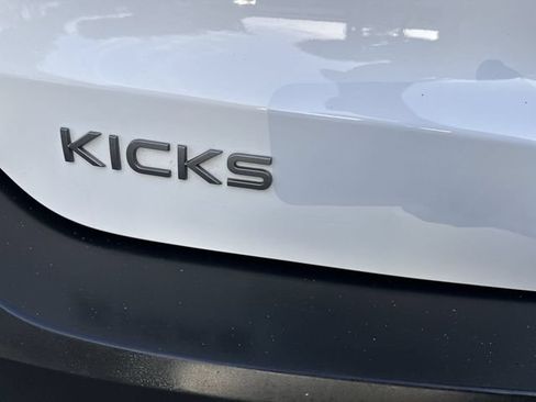 Used 2025 Nissan Kicks SV FWD image 38