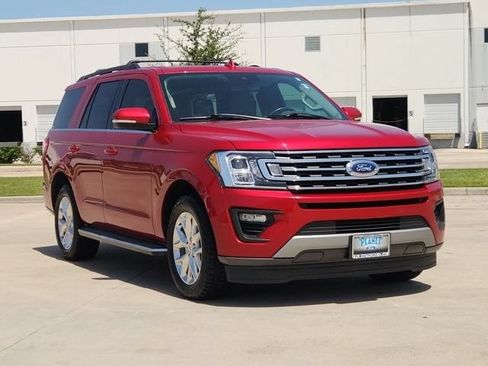 Used 2021 Ford Expedition XLT RWD image 3