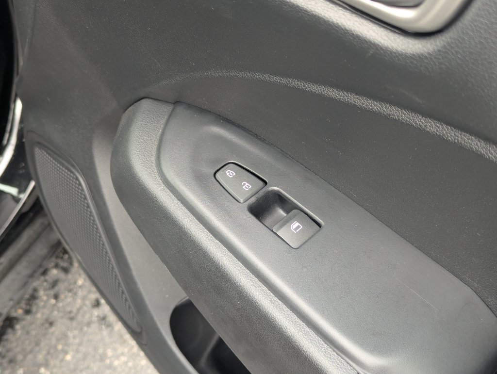 Used 2026 Hyundai Venue SEL FWD image 34