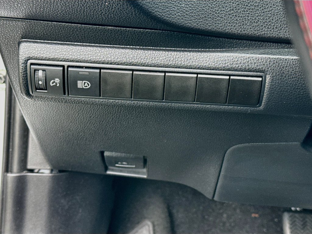 Used 2024 Toyota Corolla LE FWD image 11