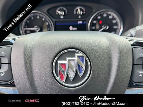 Used 2023 Buick Enclave Essence image 28