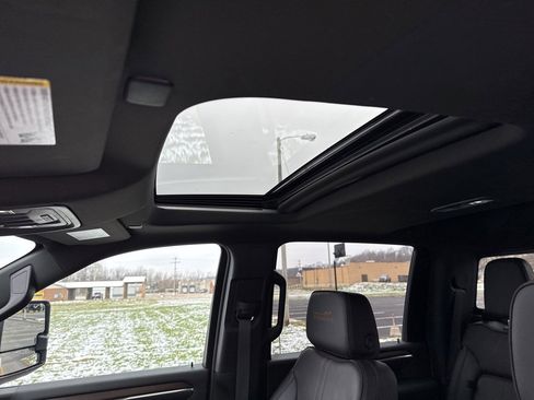 Used 2024 Chevrolet Silverado 3500 High Country w/ High Country Premium Package image 25