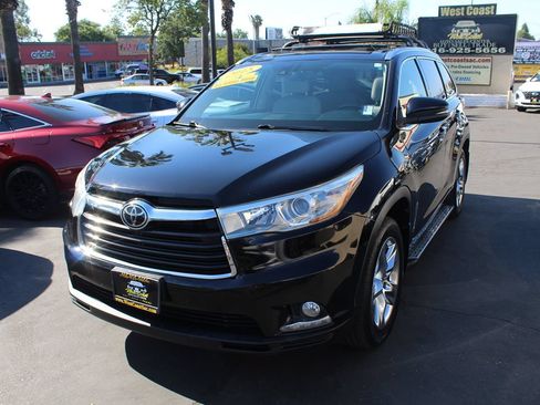 Used 2015 Toyota Highlander Limited Platinum AWD/4WD image 4