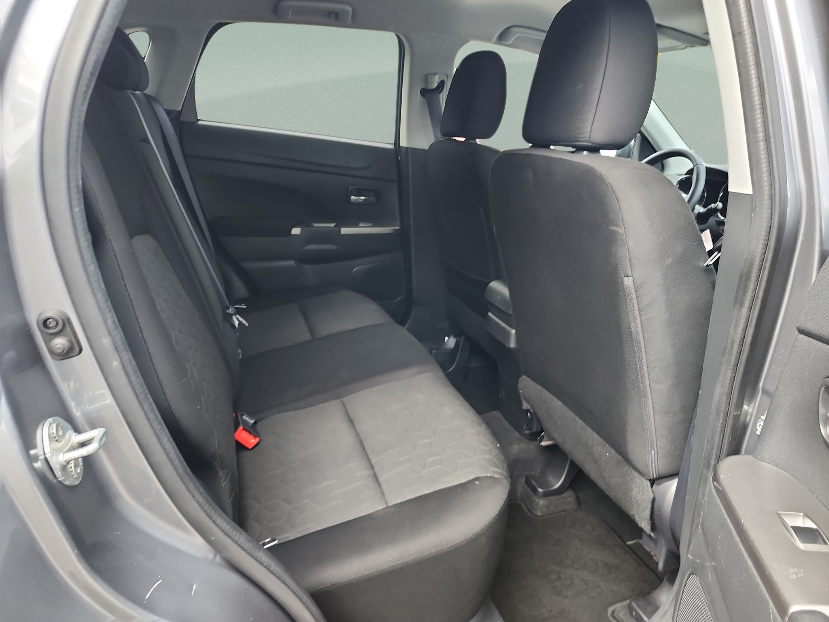 Used 2020 Mitsubishi Outlander Sport SE FWD image 18