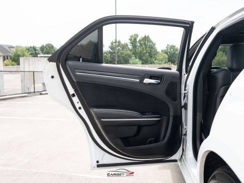 Used 2023 Chrysler 300 C RWD image 40