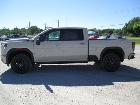 New 2026 GMC Sierra 2500 AT4 w/ AT4 Premium Plus Package AWD/4WD image 10