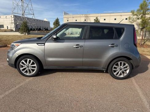 Used 2019 Kia Soul + image 8