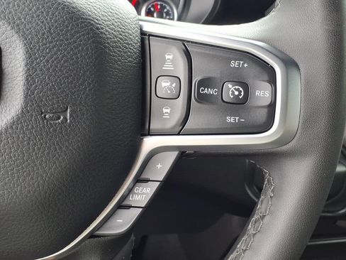 Used 2025 RAM 2500 Big Horn AWD/4WD image 10