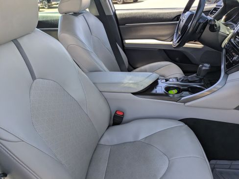 Used 2024 Toyota Camry XSE FWD image 13
