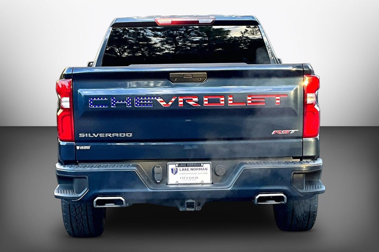 Used 2022 Chevrolet Silverado 1500 RST w/ Z71 Off-Road Package AWD/4WD image 7