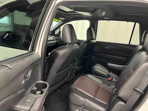 Used 2022 Honda Pilot Black Edition image 9