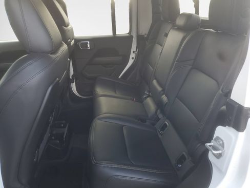 Used 2025 Jeep Gladiator Sport AWD/4WD image 24
