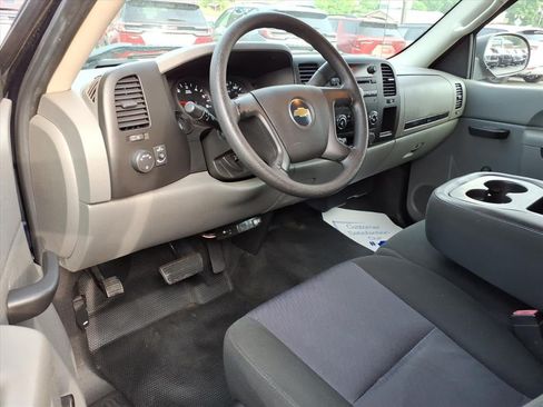 Used 2010 Chevrolet Silverado 1500 W/T RWD image 16