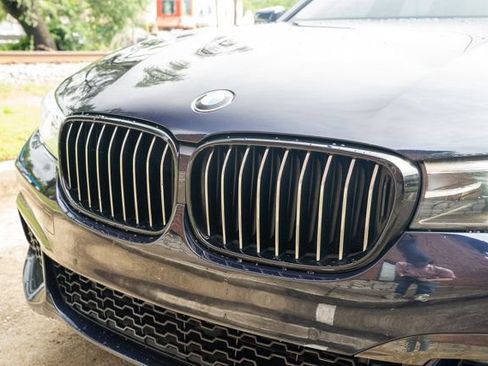 Used 2019 BMW 740i w/ Executive Package RWD image 13