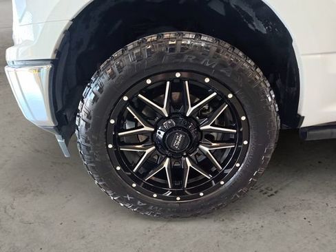 Used 2020 Ford F150 XLT w/ Trailer Tow Package AWD/4WD image 9