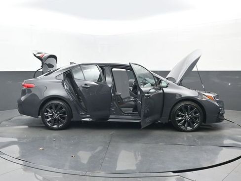 Used 2025 Toyota Corolla SE image 30