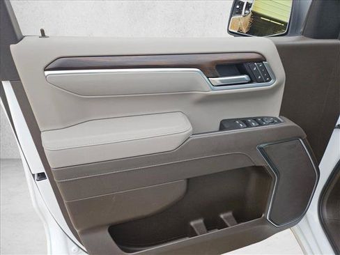 Certified 2025 GMC Sierra 1500 SLT AWD/4WD image 16
