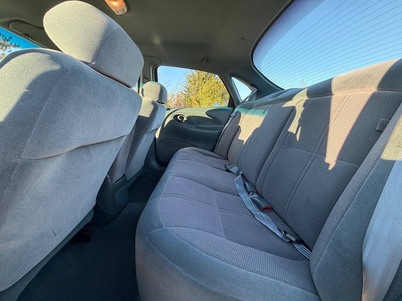 Used 1997 Ford Taurus GL FWD image 12
