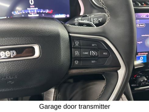 Used 2023 Jeep Grand Cherokee Limited w/ Black Appearance Package image 42