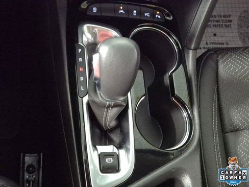 Certified 2022 Buick Encore GX Essence w/ Advanced Technology Package FWD image 17