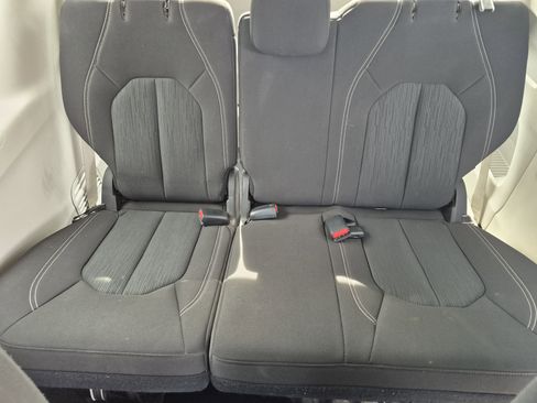 Used 2023 Chrysler Voyager LX image 32
