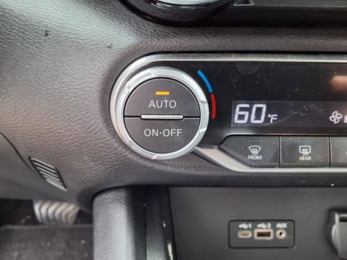 Used 2023 Nissan Sentra SR w/ Electronics Package image 12