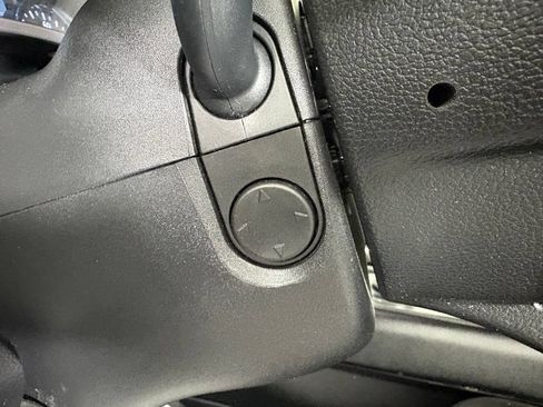 Used 2018 Ford Expedition XLT w/ Equipment Group 202A RWD image 24