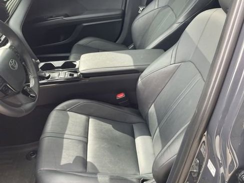 Used 2025 Toyota Camry XSE FWD image 6