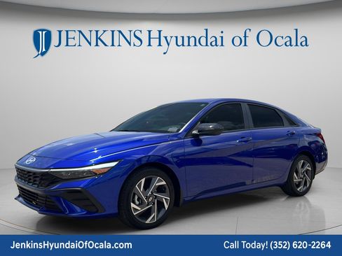 Certified 2025 Hyundai Elantra Sport FWD image 7