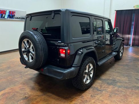 Used 2018 Jeep Wrangler Unlimited Sahara image 9