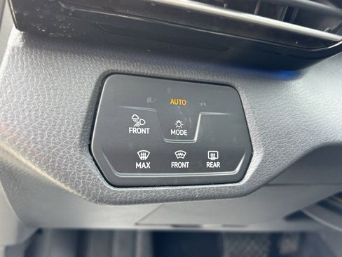 Used 2023 Volkswagen ID.4 Pro S image 23