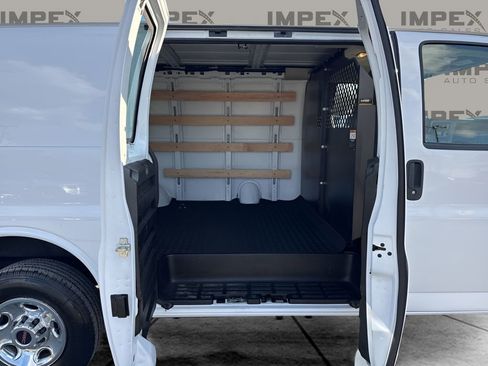 Used 2023 GMC Savana 2500 image 20