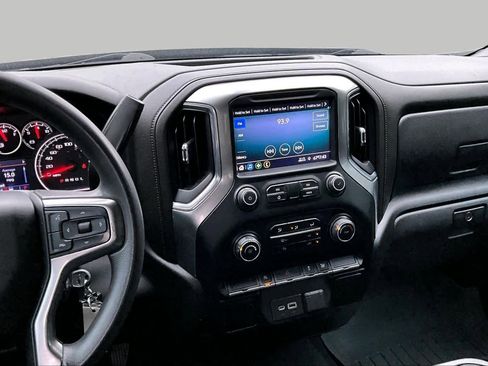 Used 2020 Chevrolet Silverado 1500 LT AWD/4WD image 7