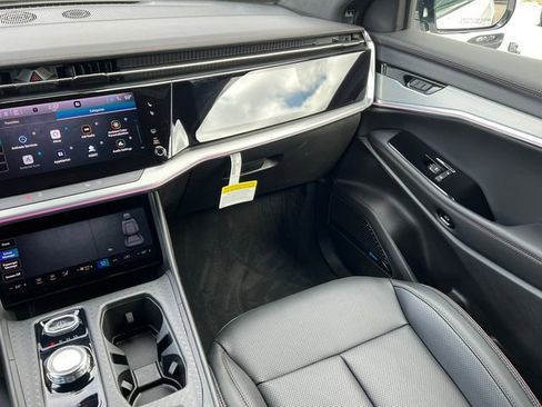 Used 2024 Jeep Wagoneer Launch Edition image 39