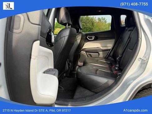 Used 2025 Jeep Compass Limited AWD/4WD image 13