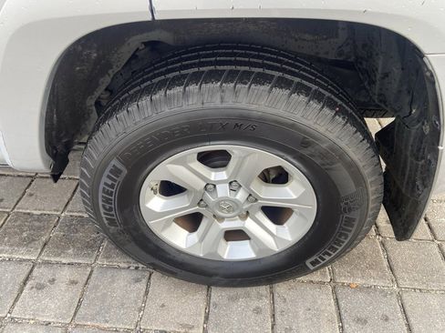 Used 2018 Toyota 4Runner SR5 image 19